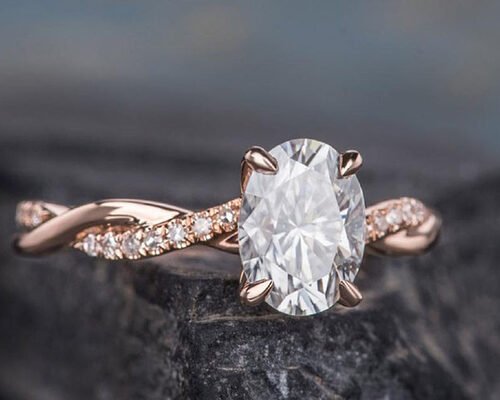 Mossianite 2.5ct Oval Engagement Ring 18K Rose Gold Material
