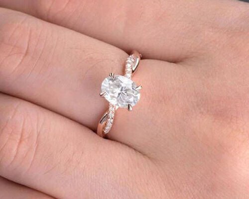 Mossianite 2.5ct Oval Engagement Ring 18K Rose Gold Material