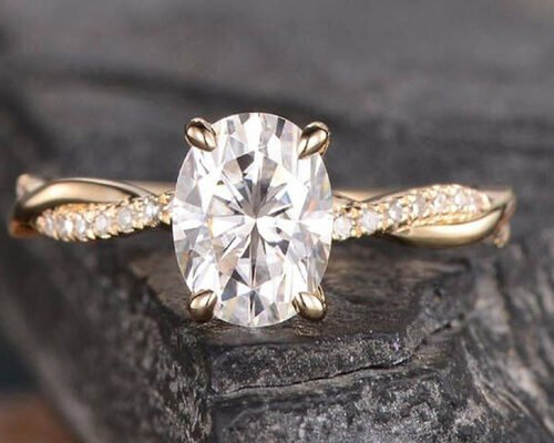 Mossianite 2.5ct Oval Engagement Ring 18K Rose Gold Material