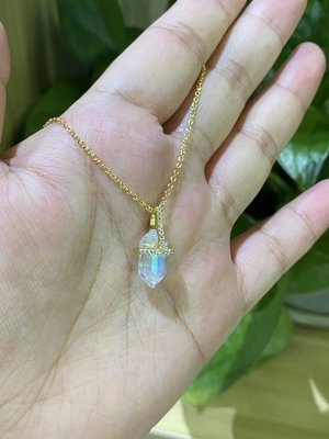 六角形の天然ムーンストーンネックレス、14Kゴールドケーブルチェーンネックレス14inchの長さ