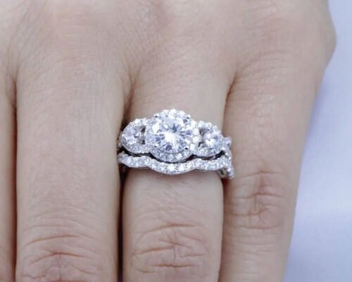 OEM ODM Natural Diamond Wedding Rings , Halo Style Promise Rings 6.5mm Dimension