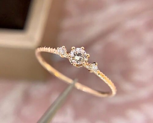 Claw Setting 14k Gold Diamond Ring , 0.1 Ct Diamond Ring For Gift