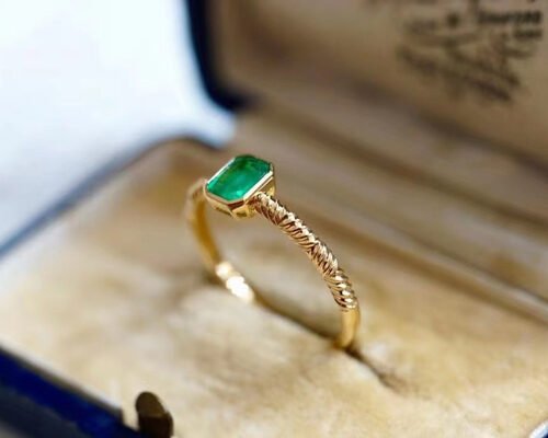 0.51ct Natural Green Emerald Ring , 18K Gold Diamond Ring for Wedding