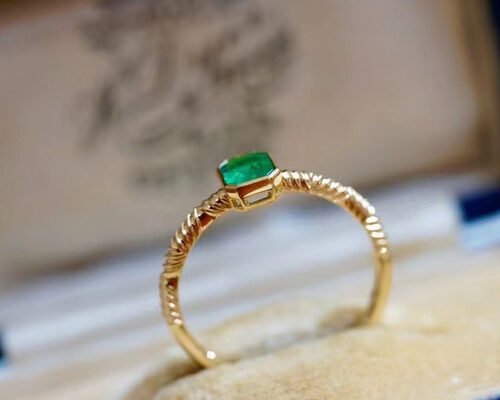 0.51ct Natural Green Emerald Ring , 18K Gold Diamond Ring for Wedding