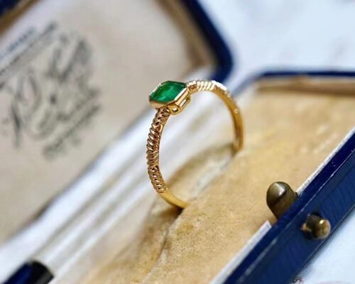 0.51ct Natural Green Emerald Ring , 18K Gold Diamond Ring for Wedding