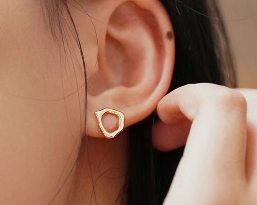 Irregular Circle 9k Gold Earrings 8mm Dimension for Anniversary