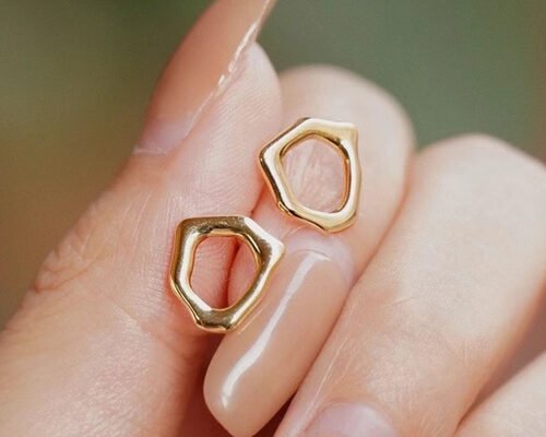 Irregular Circle 9k Gold Earrings 8mm Dimension for Anniversary