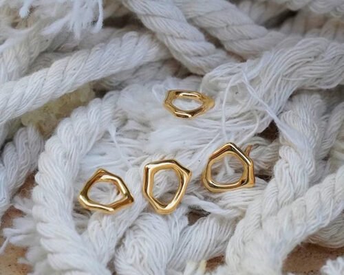 Irregular Circle 9k Gold Earrings 8mm Dimension for Anniversary