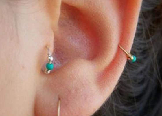 Solid 18K Gold Nose Piercing Moon Sun Shape With 0.06ct SI2 Natural Diamonds ODM