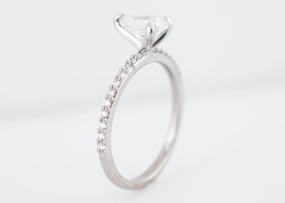 White Gold Real Diamond Jewellery Ring 1.33ct Pear Cut PS 6×8mm For Engagement