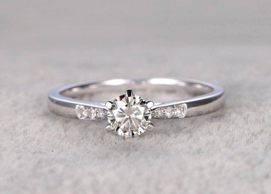 5mm Moissanite Real Diamond Jewellery ring White Gold Material ODM for Daily Wear