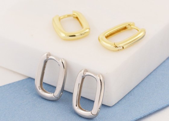Oval Hoop 9K Gold Earrings 2mm Thickness With 6x10mm Inner Diameter