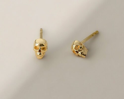 Anniversary Gold Skull Earrings 3×5MM Prong Hand Setting Type ODM