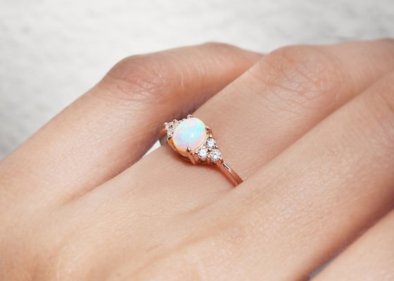 Cobochon Cut 9K Gold Ring , 0.5ct Natural Opal Ring 5×7MM Size