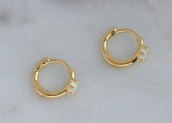 Dia 10mm Gold Opal Huggie Earrings 1.5mm Width For Anniversary