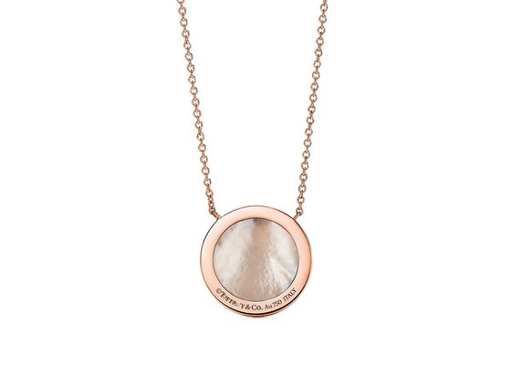 0.05ct Diamond And Mother Of Pearl Circle Pendant 18k Rose Gold material OEM